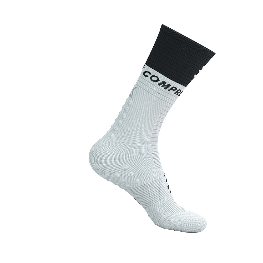116057-Compressport-Mid-compression-socks-v2.0-witzwart-afbeelding-4