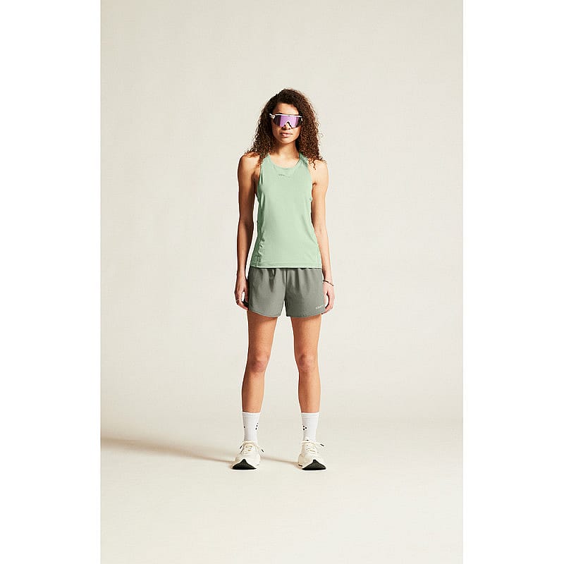 121092-Craft-ADV-Essence-2-hardloop-singlet-groen-dames-afbeelding-2