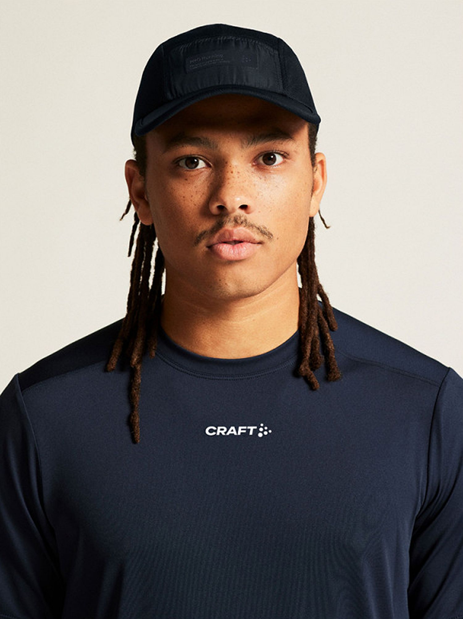 145280-Craft-ADV-Essence-2-hardloopshirt-korte-mouw-donker-blauw-heren-afbeelding-6