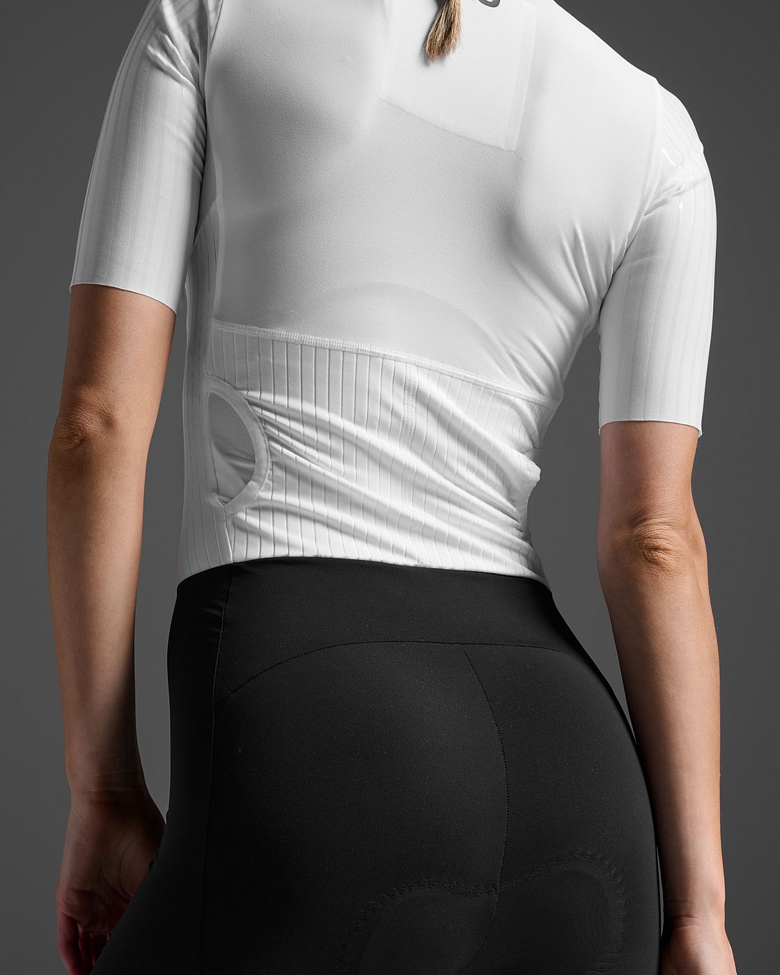 115344-2XU-Trisuit-Light-speed-react-korte-mouw-zwartwit-dames-afbeelding-4