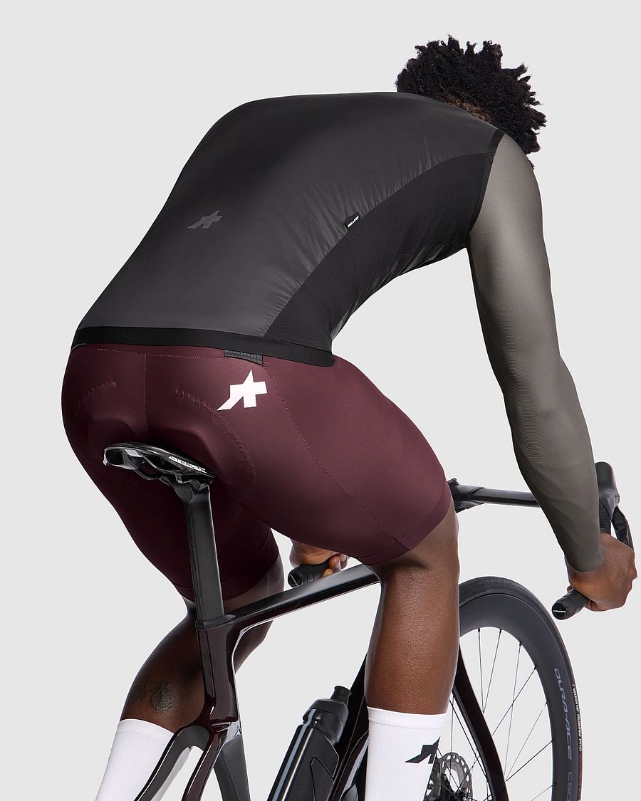 141681-Assos-Mille-GT-S11-wind-fietsvest-Black-Series-heren-afbeelding-6