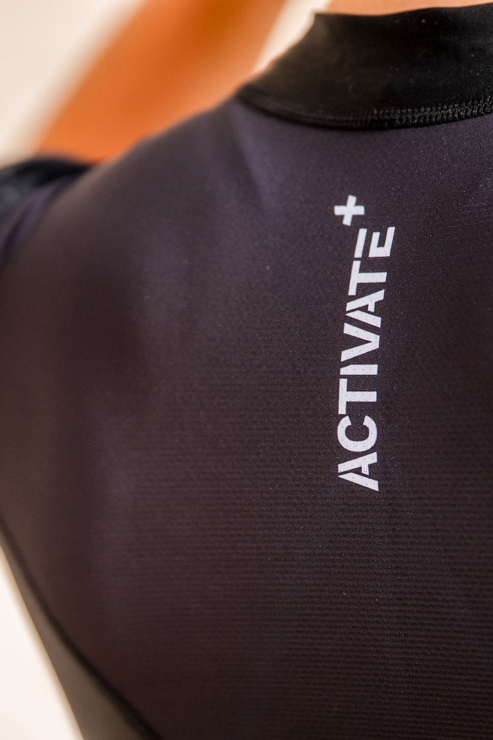 140039-Zone3-Activate-trisuit-korte-mouw-dames-zwart-afbeelding-4