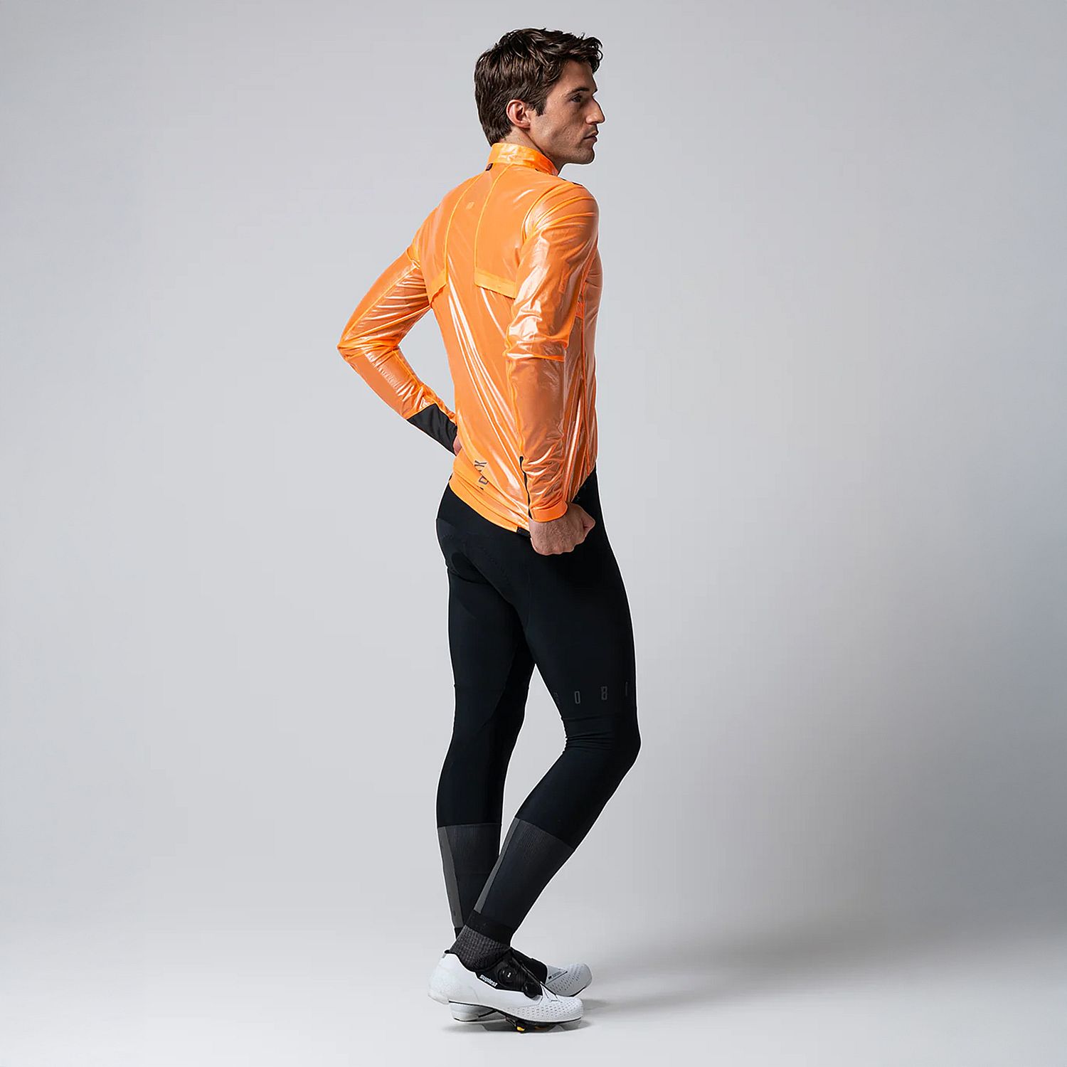 106479-Gobik-Pluvia-2.0-Blazing-Orange-waterdichte-fietsjas-heren-afbeelding-2