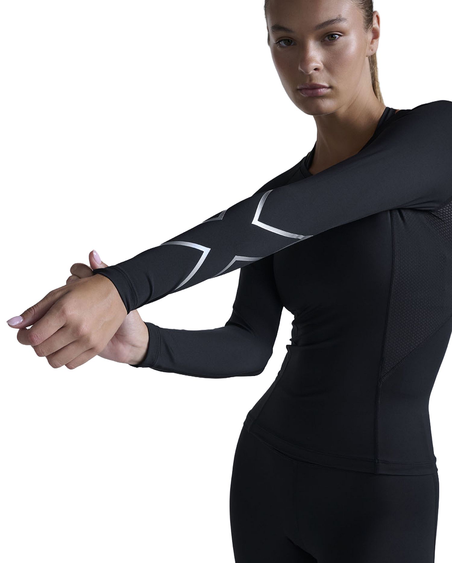141888-2XU-Core-compression-hardloopshirt-lange-mouw-Black-dames-afbeelding-4