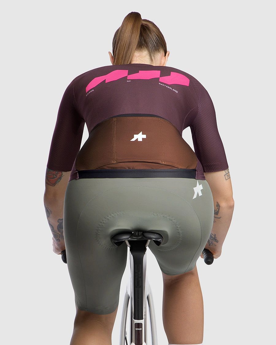 141300-Assos-Dyora-R-S11-fietsshirt-Panic-Red-dames-afbeelding-5