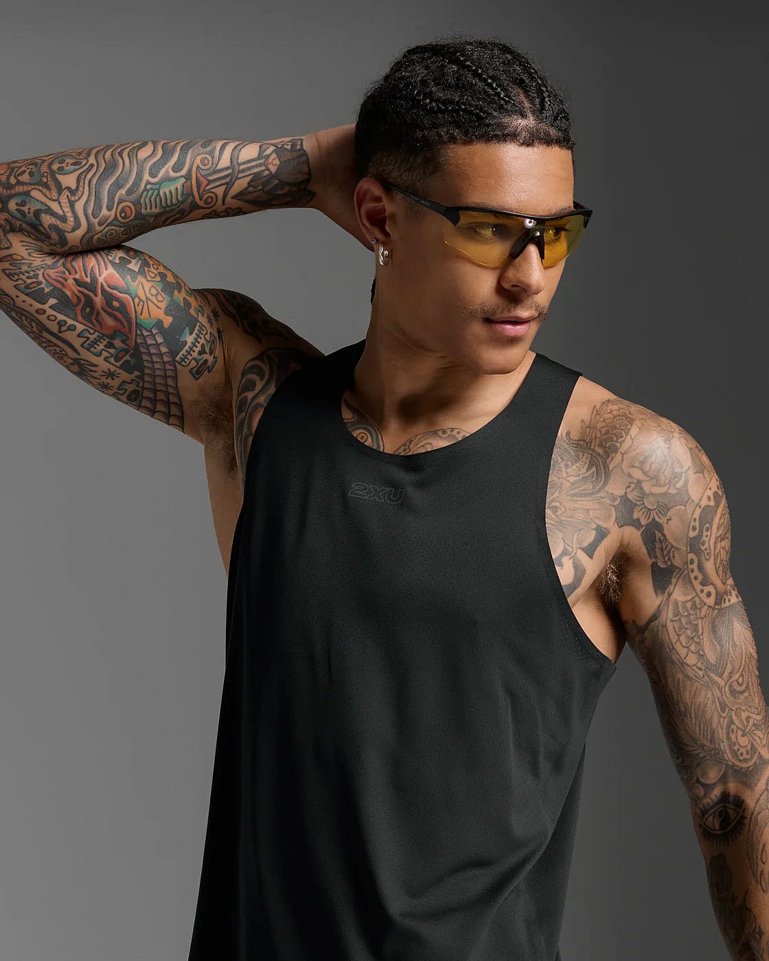 113520-2XU-Light-Speed-Tech-hardloopsinglet-Zwart-Reflecterend-Heren-afbeelding-4