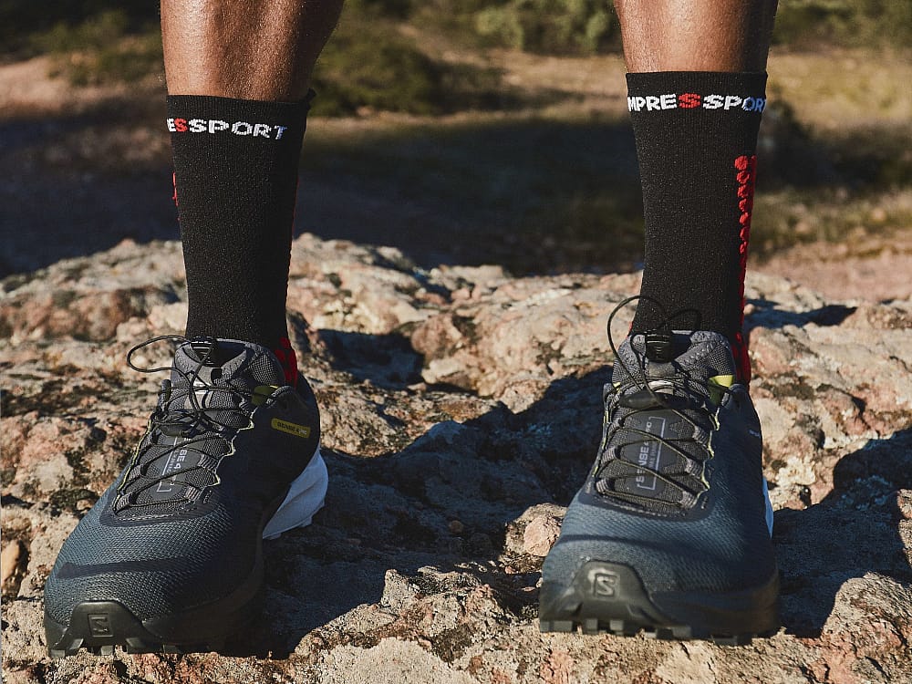 116048-Compressport-Pro-racing-v4.0-trail-hardloopsokken-zwartrood-afbeelding-3