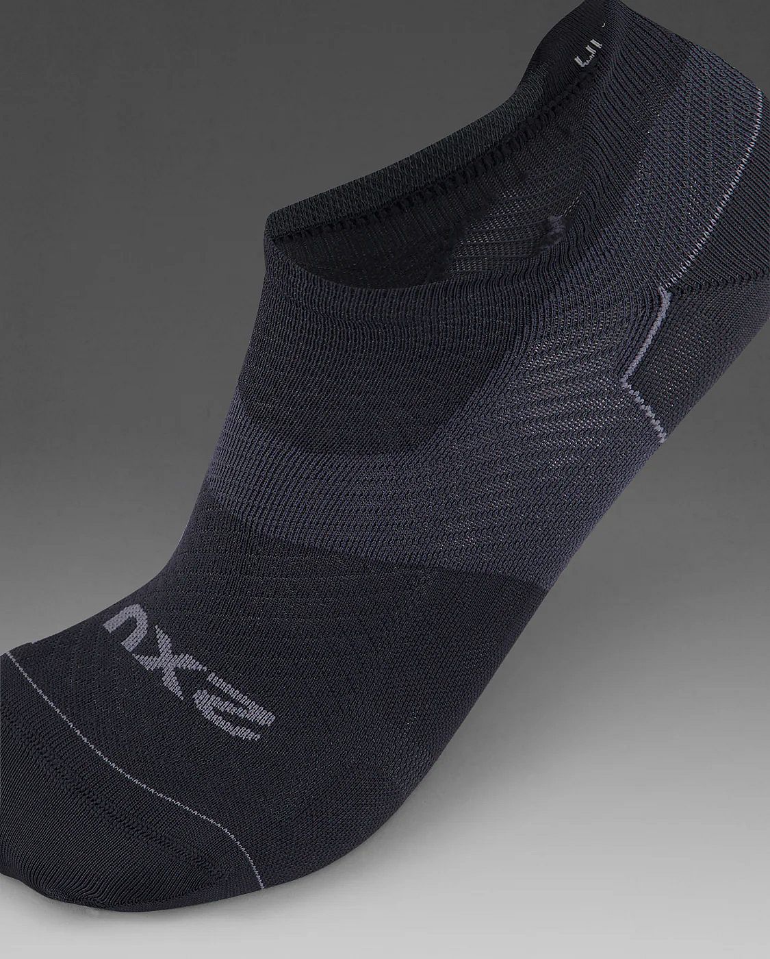 113711-2XU-Vectr-Ultralight-No-Show-hardloopsokken-BlackTitanium-Unisex-afbeelding-3