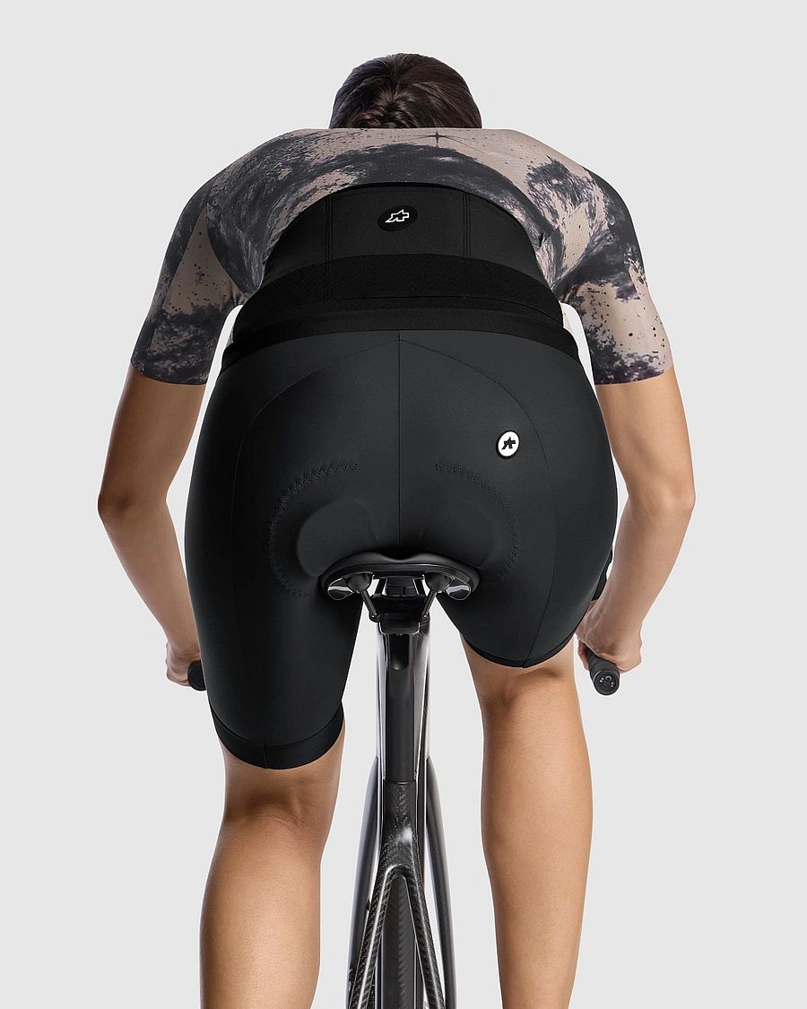 112809-Assos-UMA-GT-jersey-S11-space-trip-dune-sand-dames-afbeelding-5