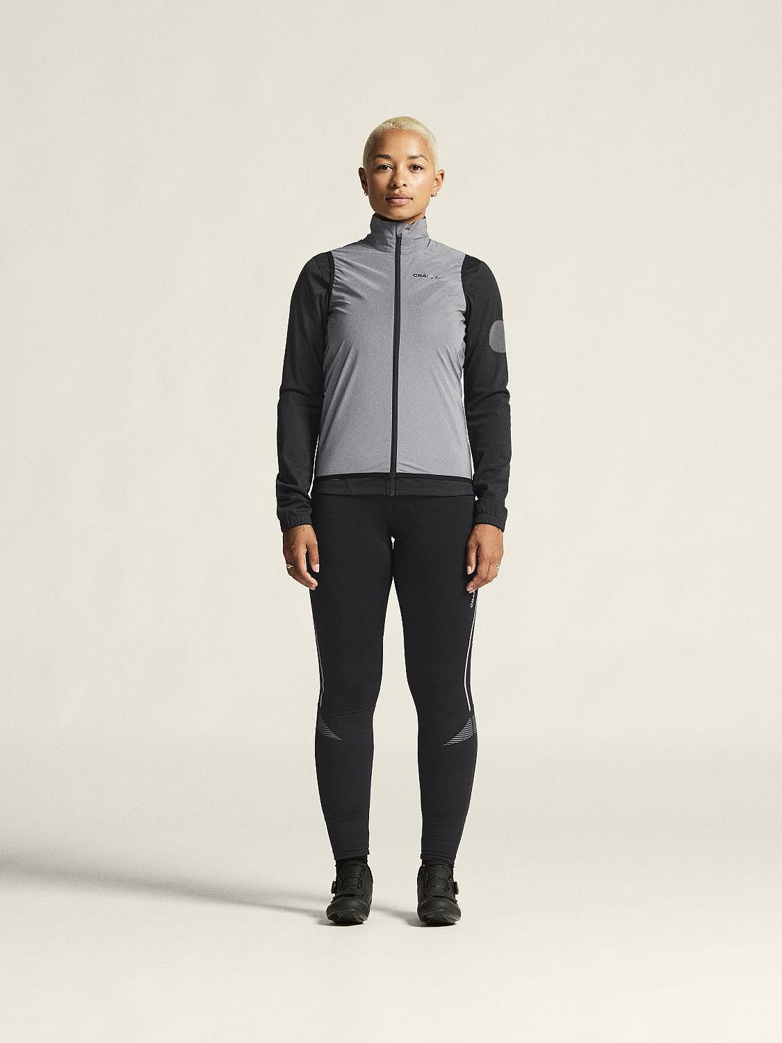 119913-Craft-Advanced-Essence-Lumen-Wind-fietsvest-mouwloos-grijs-dames-afbeelding-2