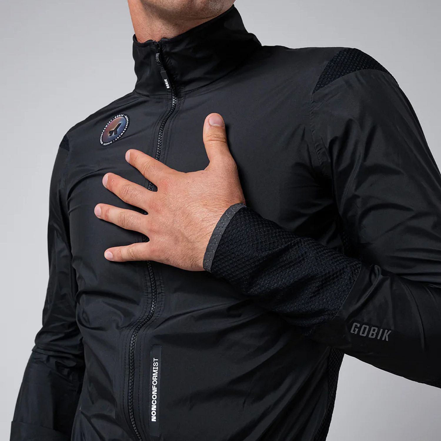 106590-Gobik-Exo-2.0-Royal-Black-waterdichte-fietsjas-unisex-afbeelding-2