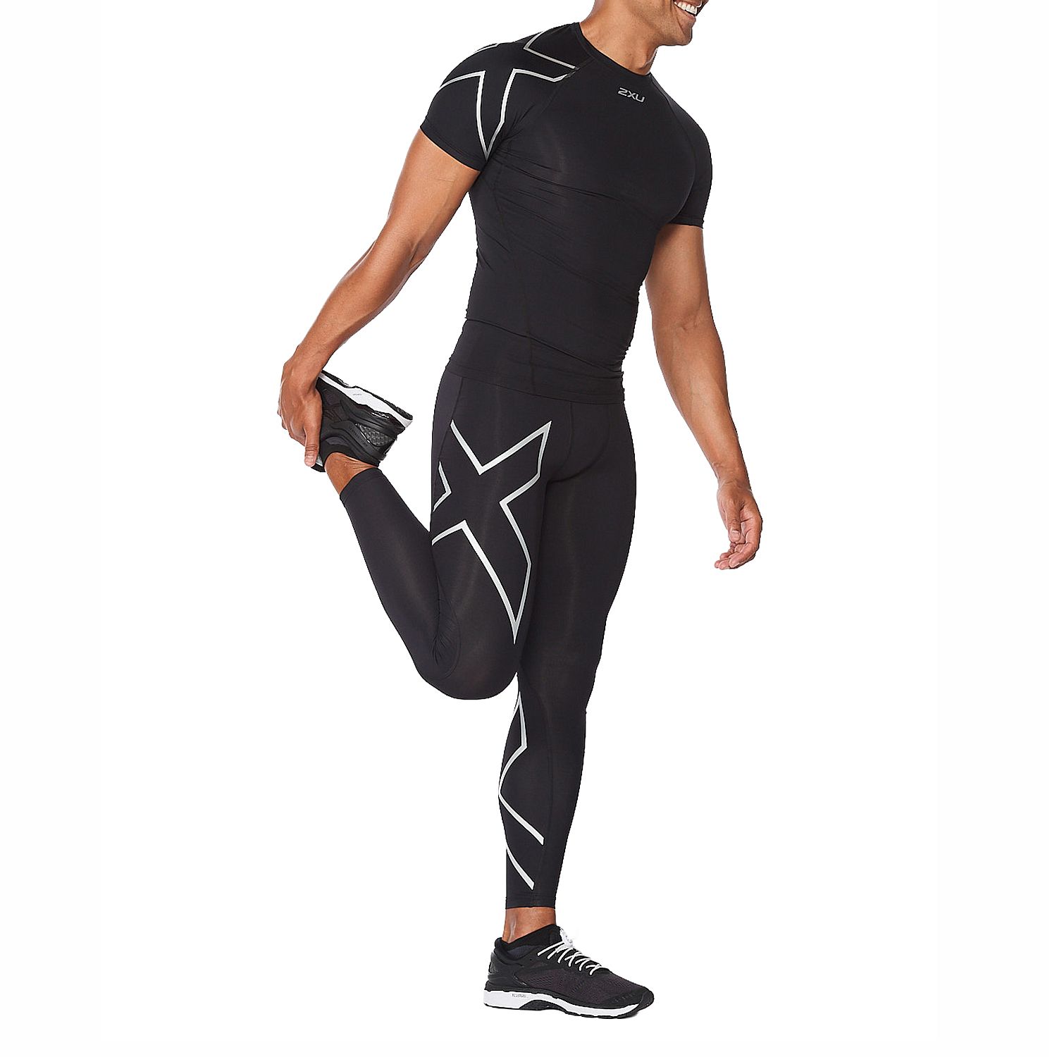 141812-2XU-Core-Compression-hardloopshirt-korte-mouw-BlackSilver-heren-afbeelding-8