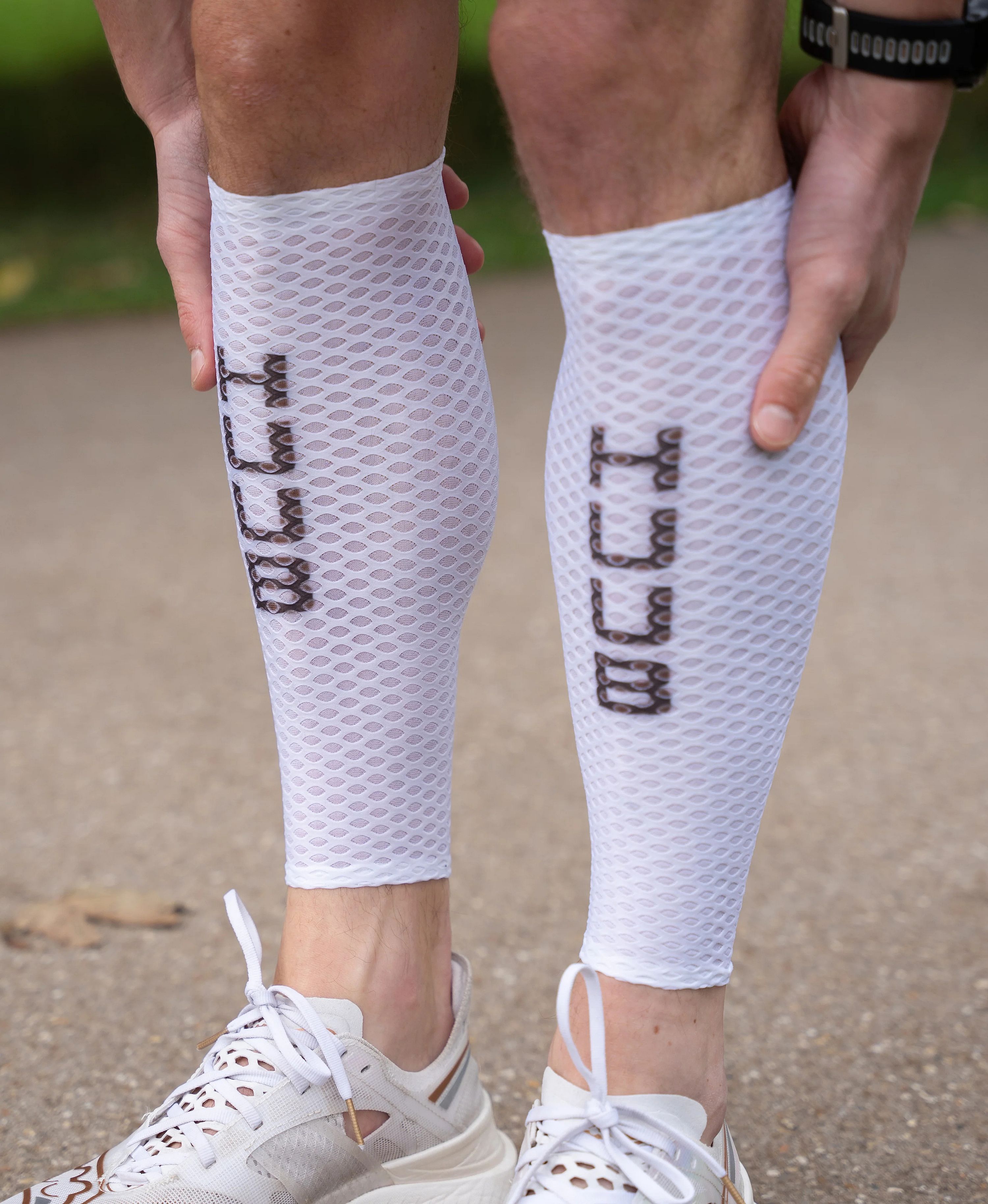 143720-Huub-Aero-calf-sleeve-wit-afbeelding-4