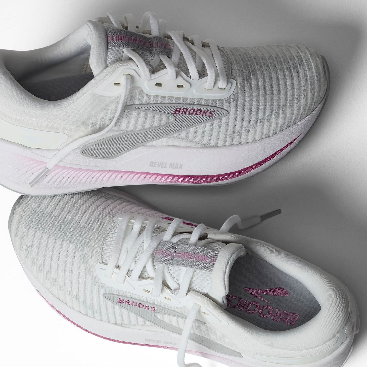 122241-Brooks-Revel-Max-hardloopschoenen-WhiteHorror-MistMetallic-dames-afbeelding-3
