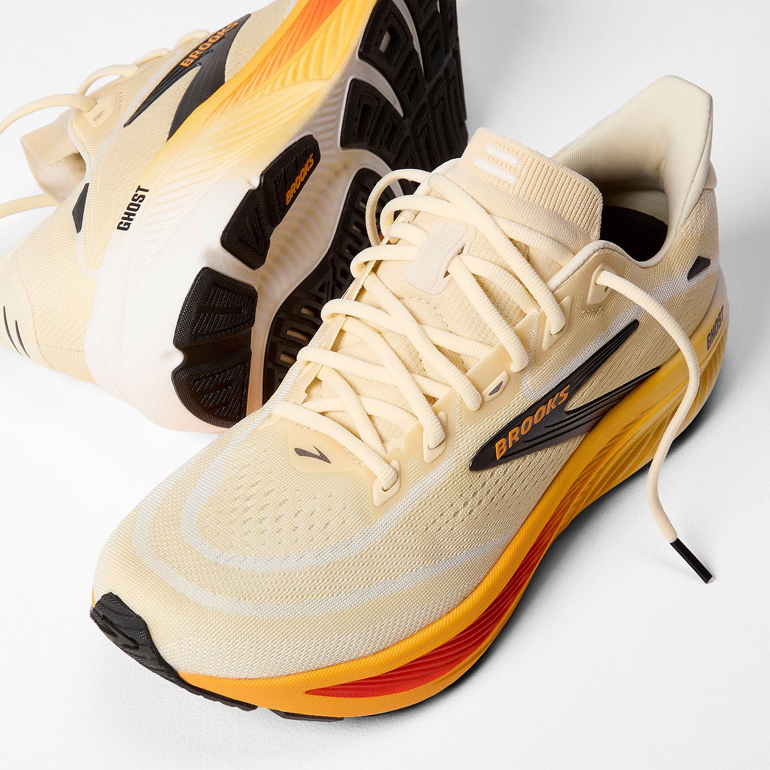 145137-Brooks-Ghost-18-hardloopschoenen-RutabagaTigerlilyOrange-heren-afbeelding-2