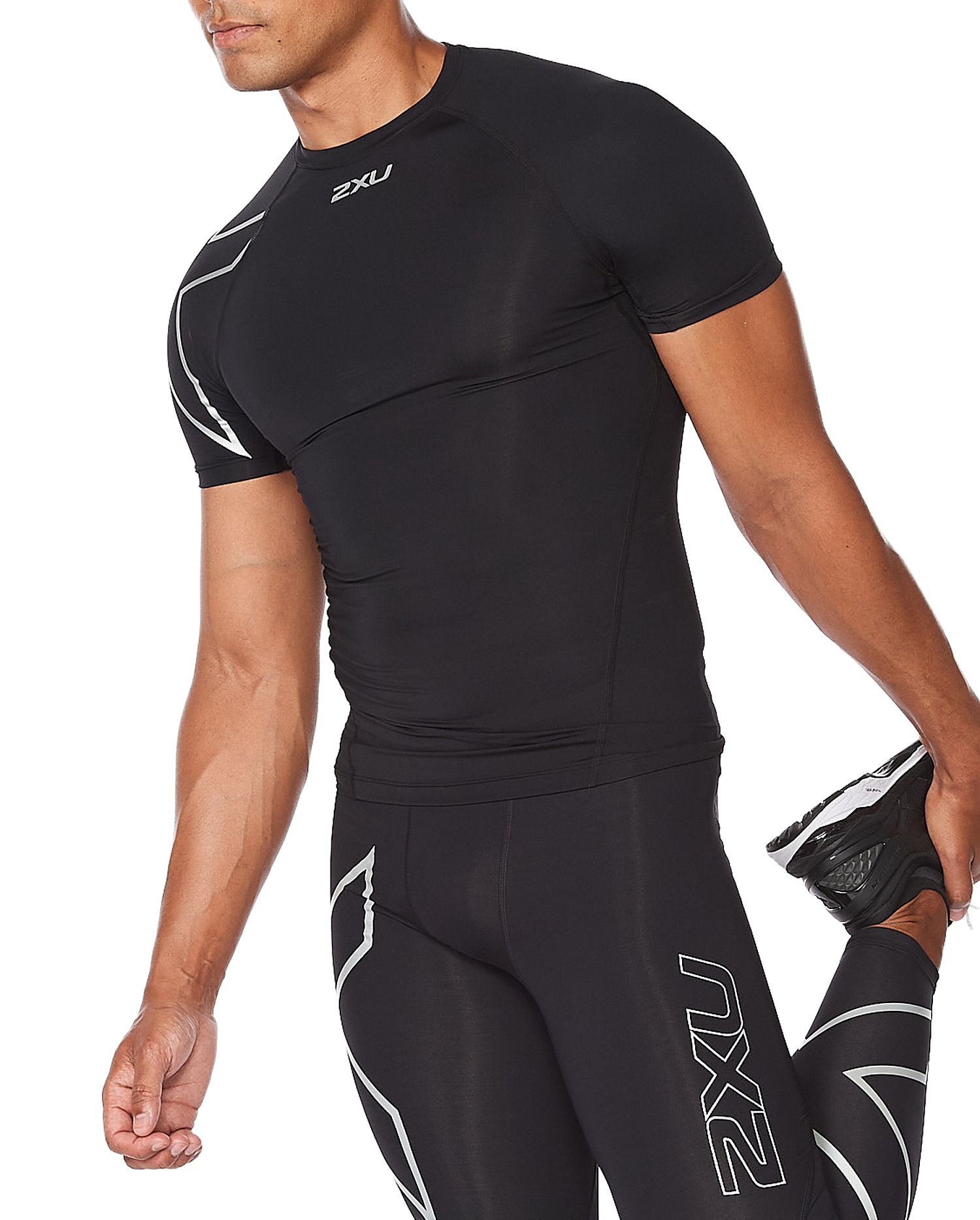 141813-2XU-Core-Compression-hardloopshirt-korte-mouw-BlackSilver-heren-afbeelding-5