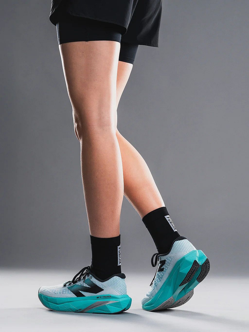 143298-Fusion-Two-Socks-zwart-dames-afbeelding-4