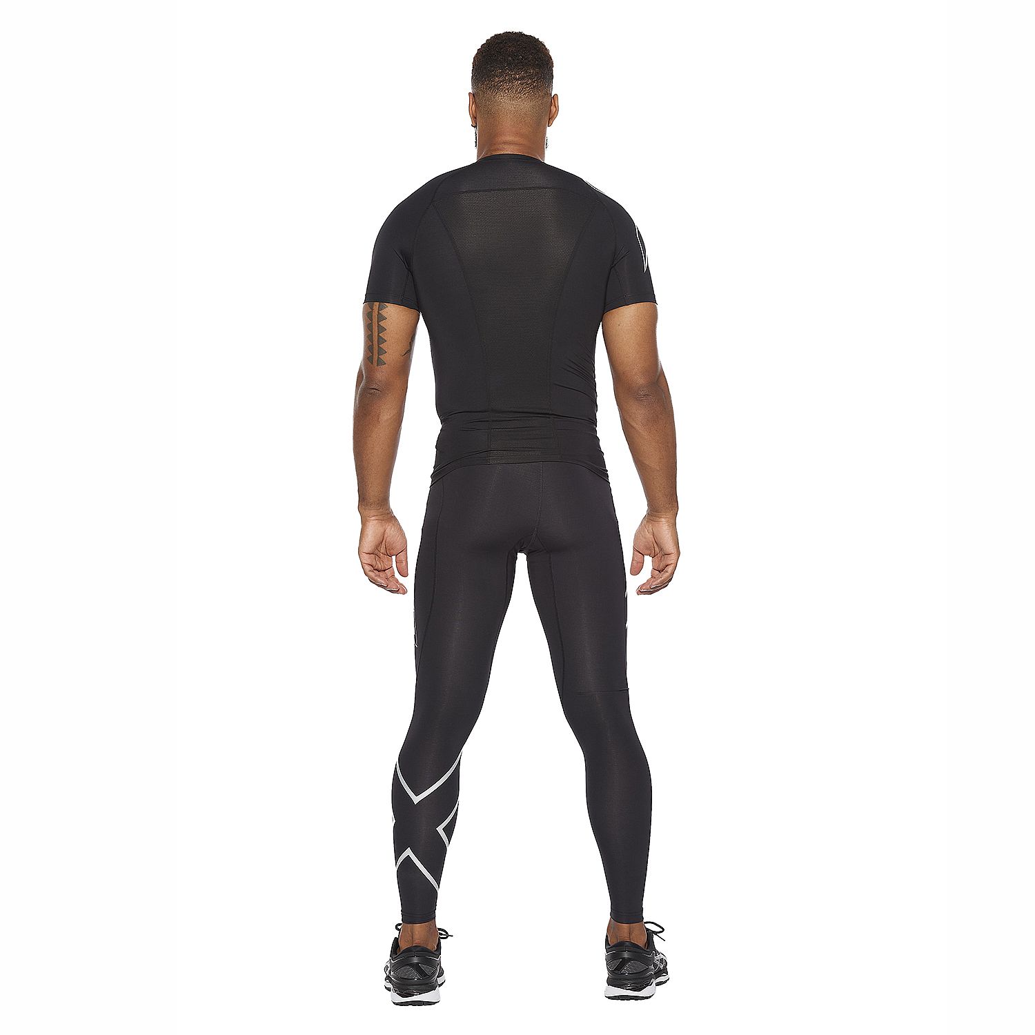 141811-2XU-Core-Compression-hardloopshirt-korte-mouw-BlackSilver-heren-afbeelding-4