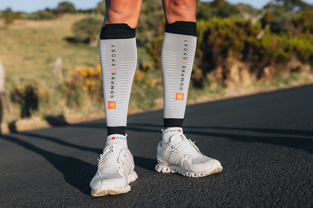 116028-Compressport-R2-3.0-grijs-afbeelding-2