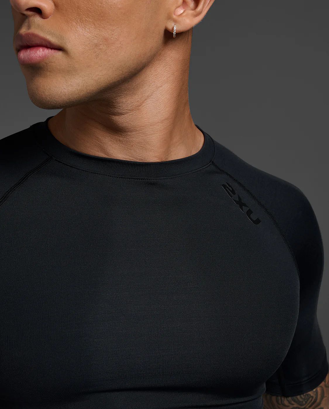 113440-2XU-Core-Compression-hardloopshirt-korte-mouw-BlackNo-Logo-Heren-afbeelding-5