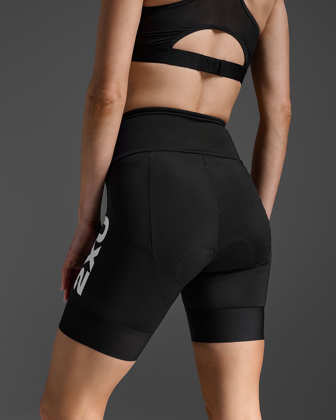 112579-2XU-Aero-Tri-7-Inch-Shorts-BlackWhite-Dames-afbeelding-5