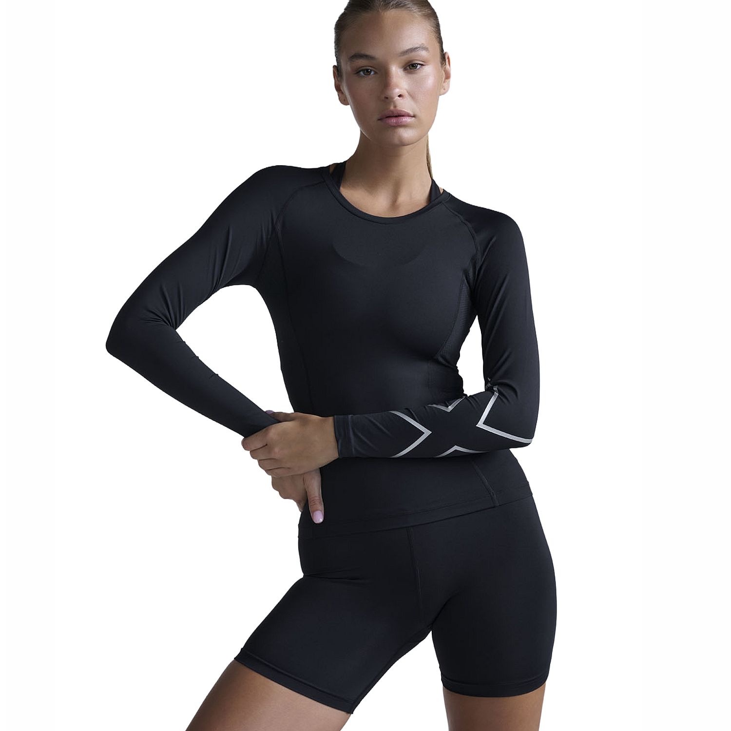 141888-2XU-Core-compression-hardloopshirt-lange-mouw-Black-dames-afbeelding-5