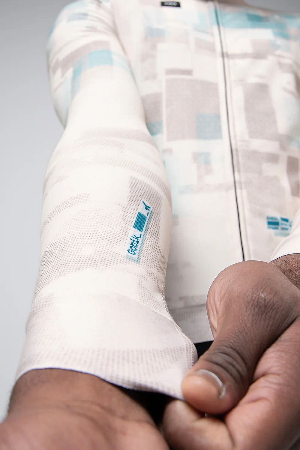 140300-Gobik-Hyder-Hazelnut-fietsshirt-lange-mouw-heren-afbeelding-6