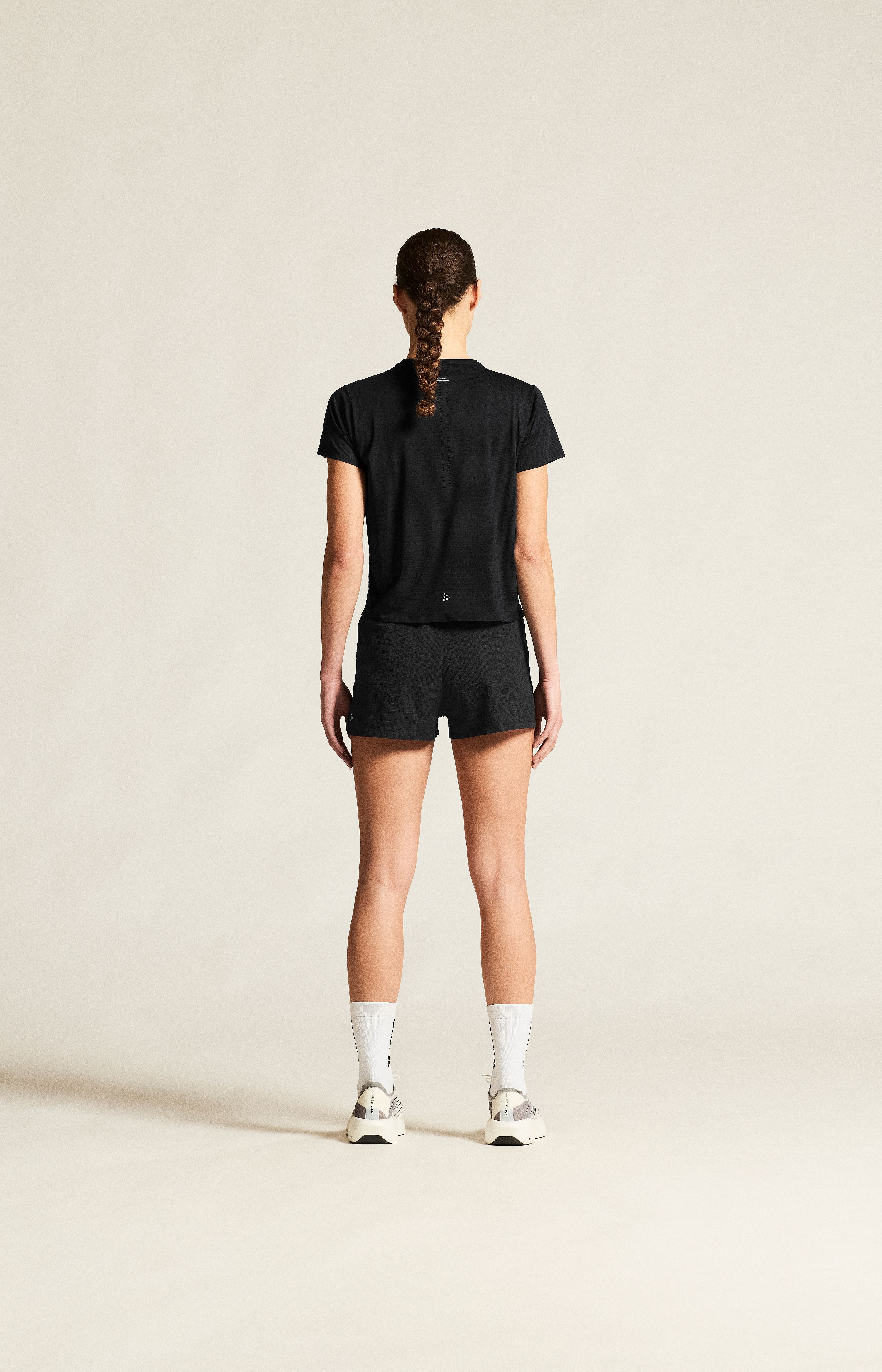 142582-Craft-hypervent-t-shirt-dames-black-afbeelding-4