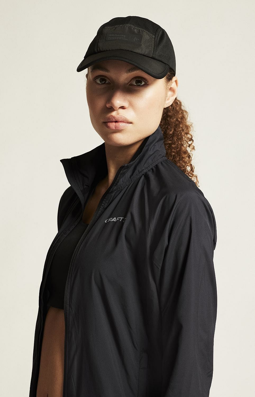 115229-Craft-Core-Essence-Wind-Jacket-zwart-dames-afbeelding-2