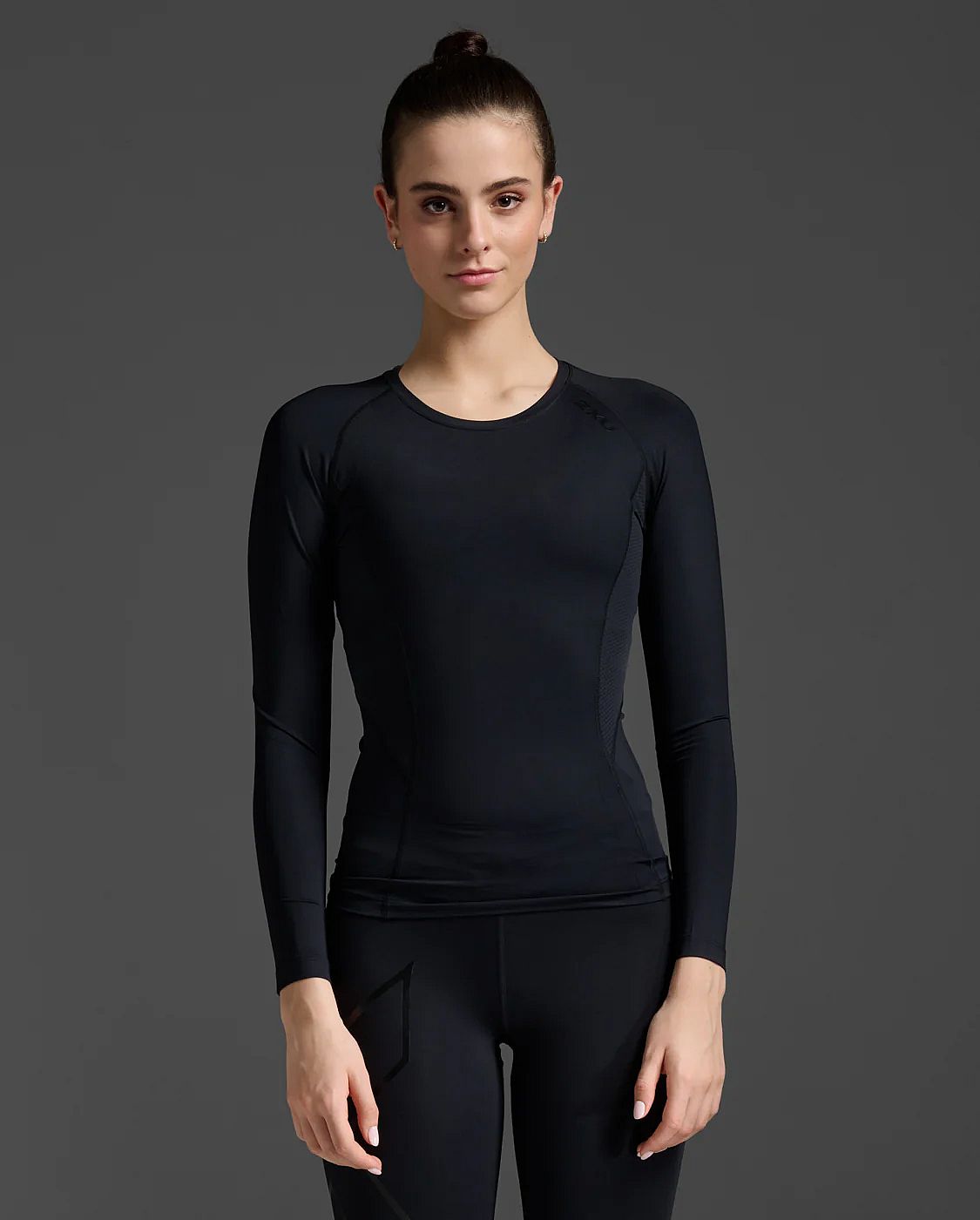 113066-2XU-Core-Compression-hardloopshirt-lange-mouw-BlackNo-Logo-Dames-afbeelding-2