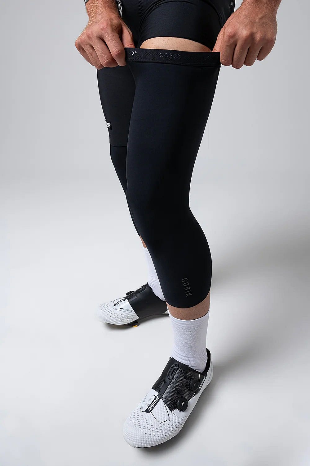 115639-Gobik-Haru-2.0-beenwarmers-zwart-unisex-afbeelding-2