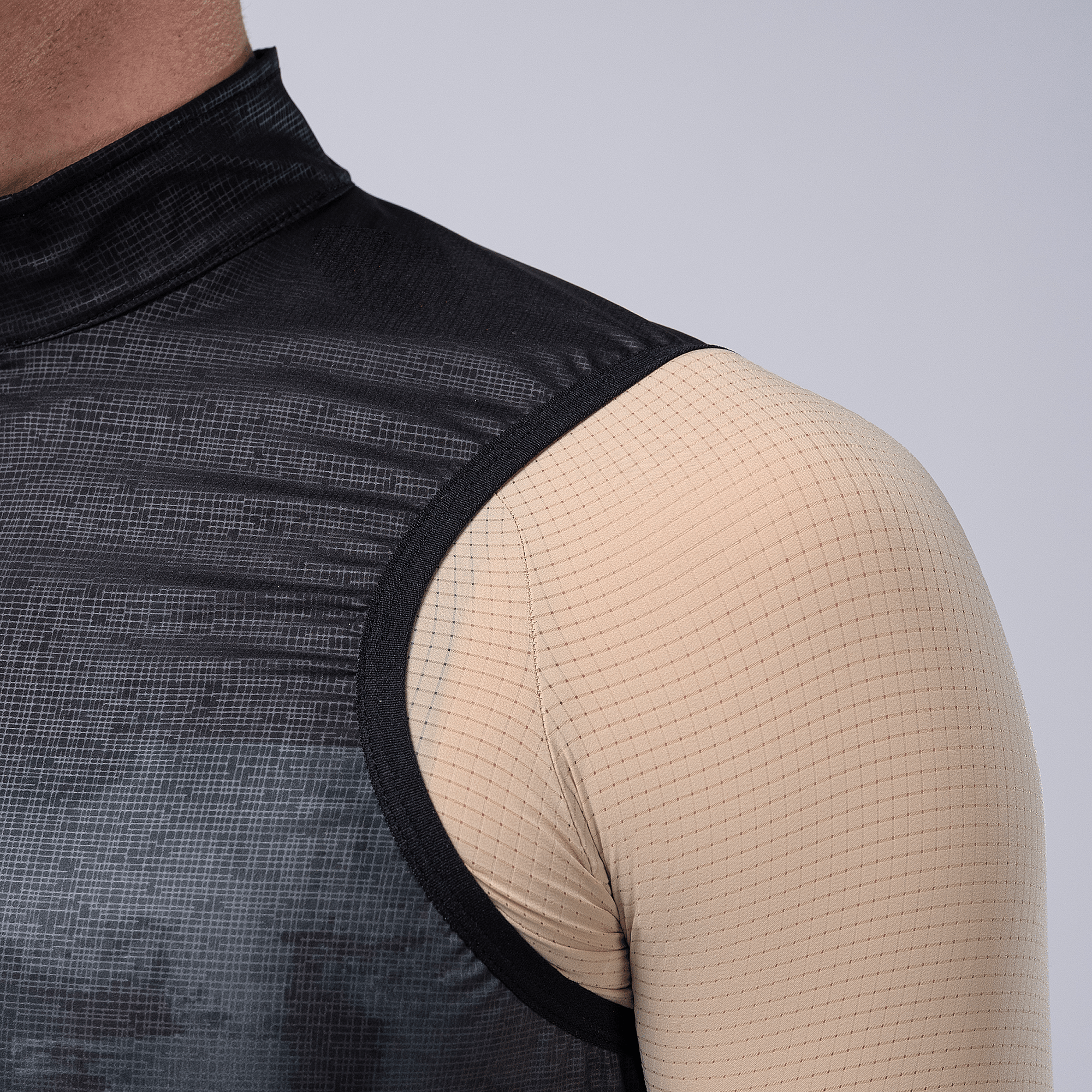 141593-Gobik-fietsvest-plus-2.0-blackcurrant-heren-afbeelding-7