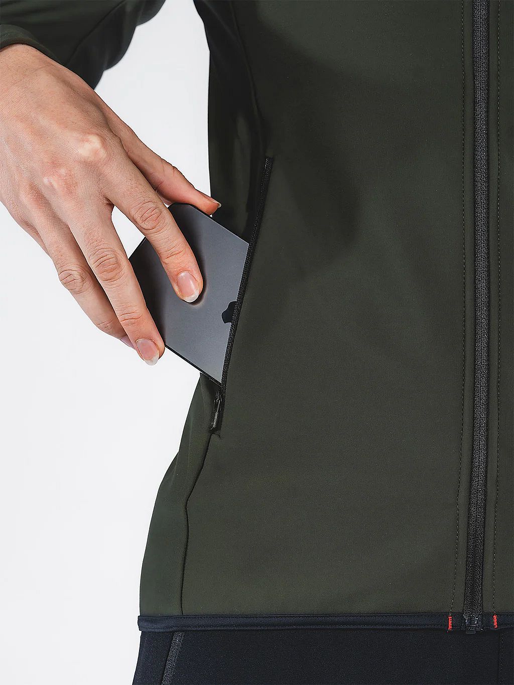 94862-Fusion-Recharge-Hoodie-donkergroen-dames-afbeelding-6