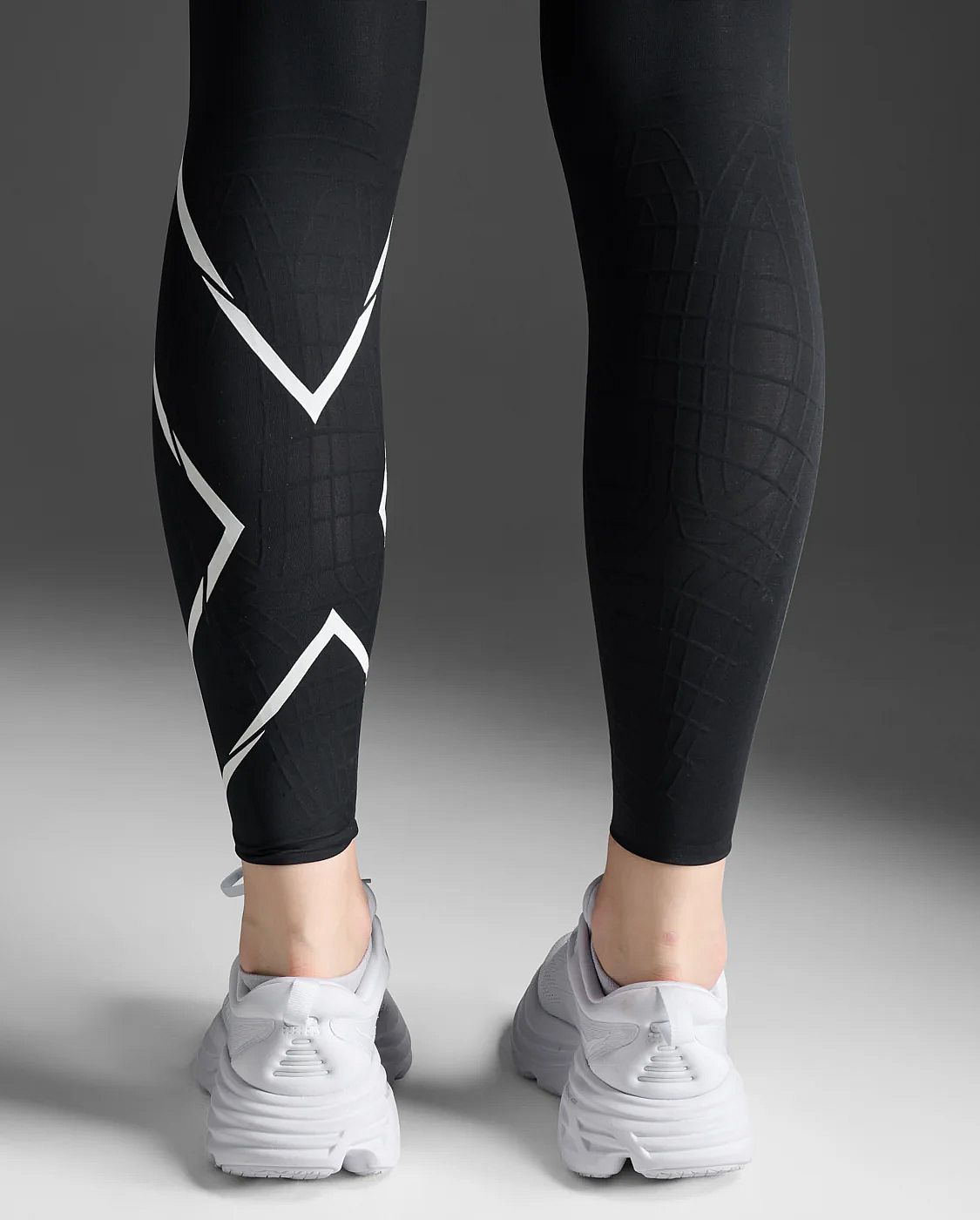 113281-2XU-Light-Speed-React-Hi-Rise-Compression-hardloopbroek-BlackWhite-Reflective-Dames-afbeelding-7