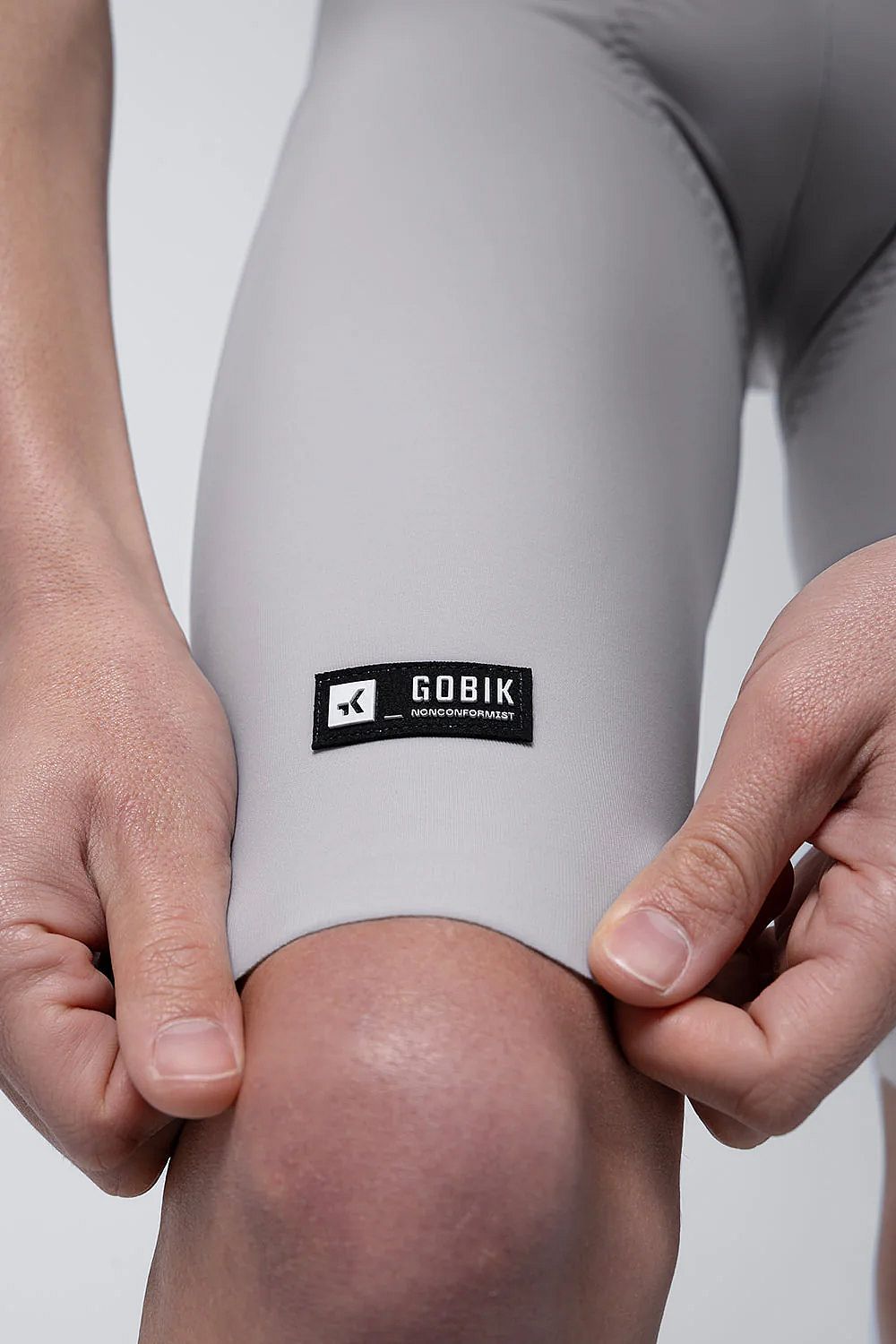 123227-Gobik-Artic-Stride-bibshort-zilvergrijs-heren-afbeelding-3