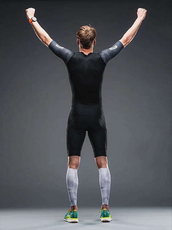 115689-Fusion-TEMPO-TWO-trisuit-korte-mouw-all-black-unisex-afbeelding-7