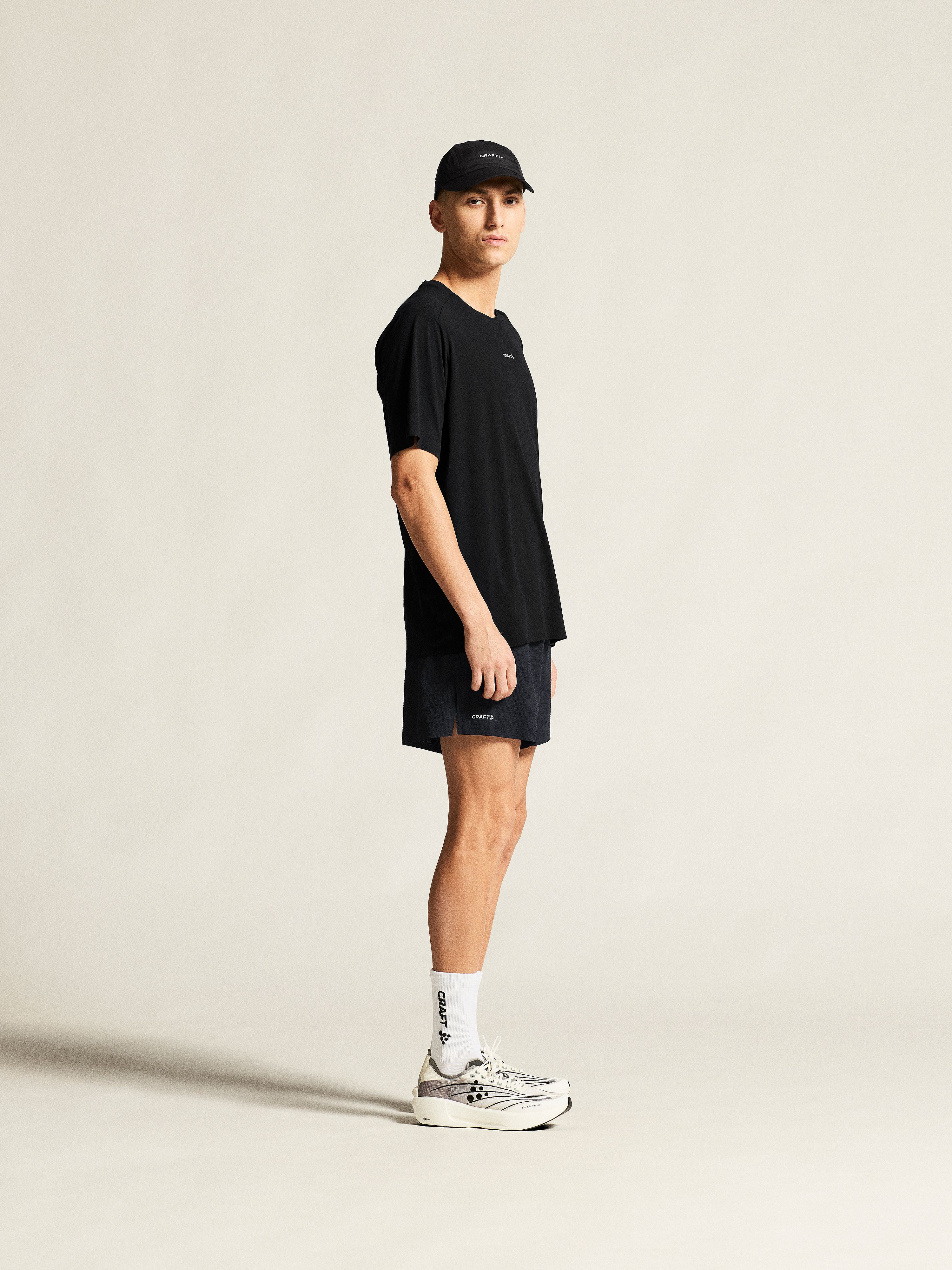 142440-Craft-hypervent-t-shirt-heren-black-afbeelding-4