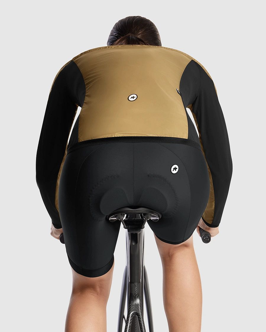 112838-Assos-UMA-GT-wind-jacket-C2-bronze-ash-dames-afbeelding-5