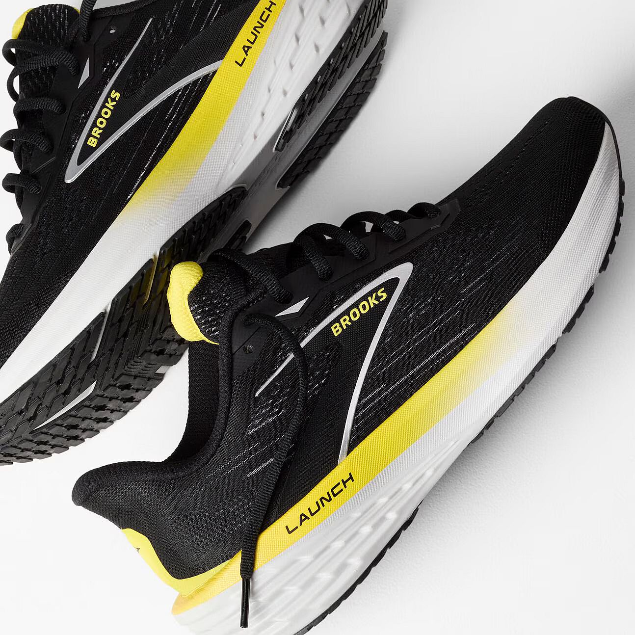 123380-Brooks-Launch-12-hardloopschoenen-BlackCyber-YellowOyster-heren-afbeelding-3