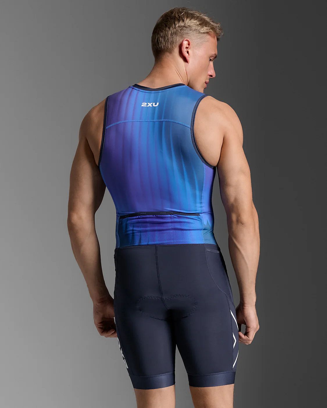 113365-2XU-Core-Sleeved-Trisuit-Azure-BlueMidnight-Heren-afbeelding-3
