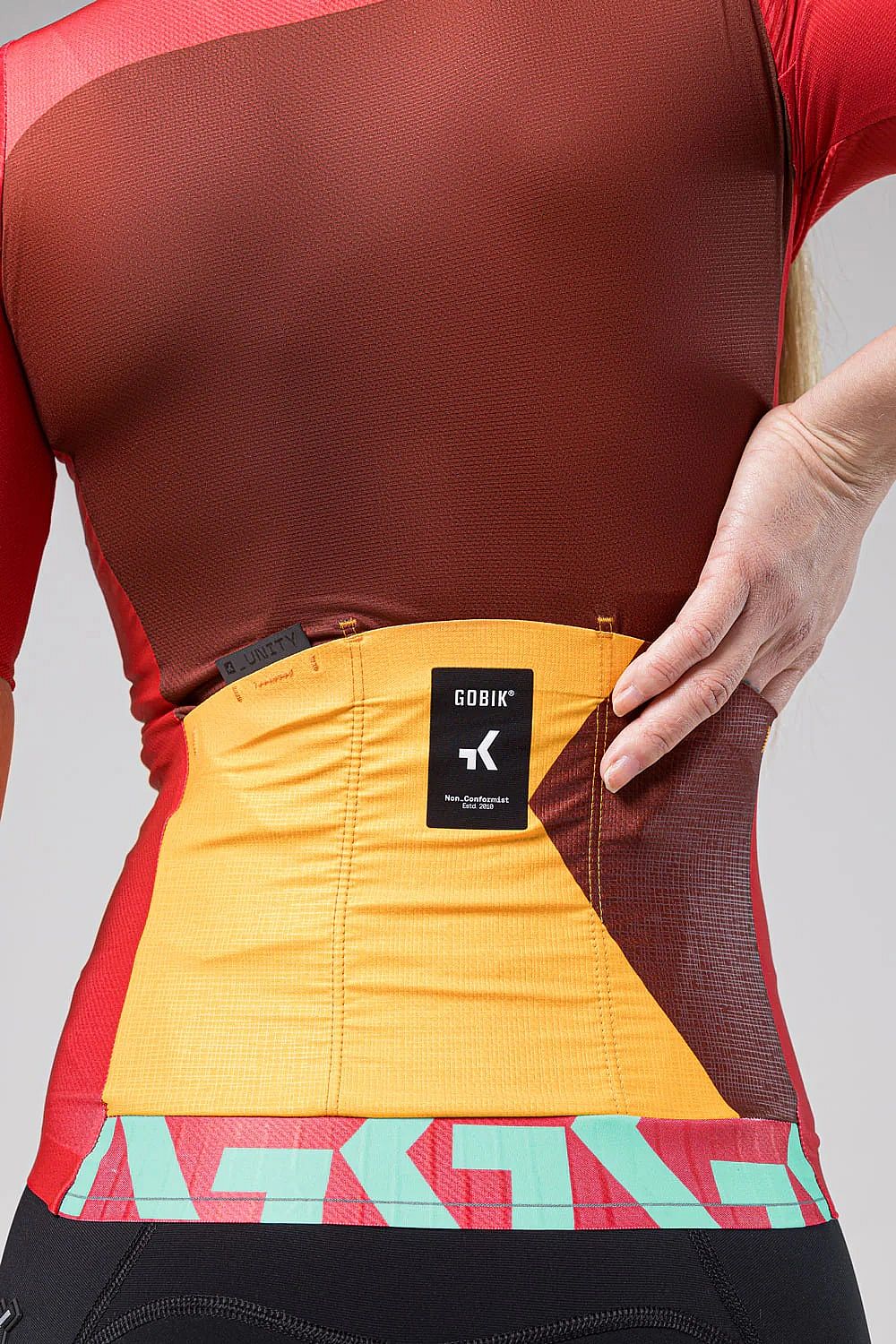 114304-Gobik-Attitude-2.0-fietsshirt-korte-mouw-barberry-dames-afbeelding-6