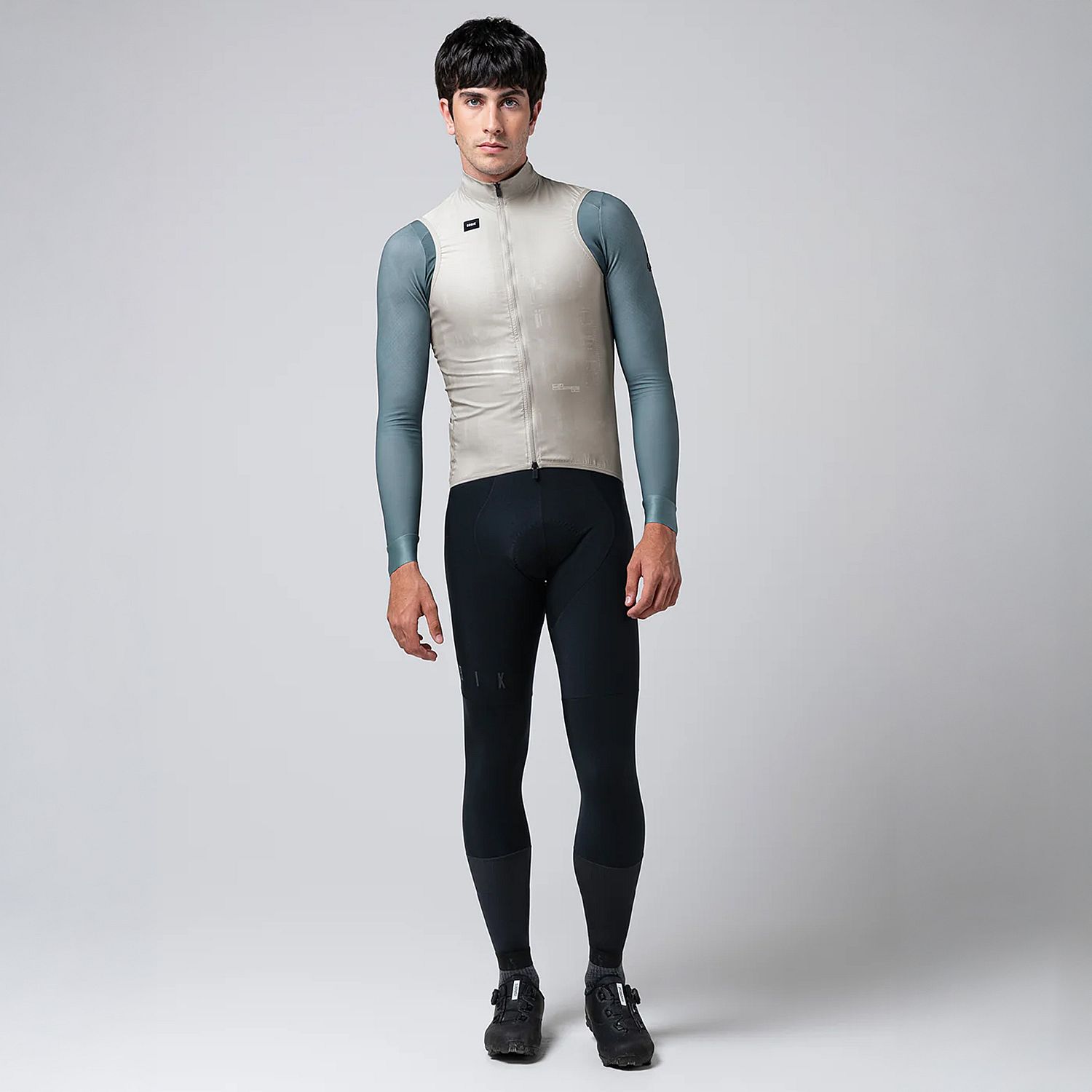 105935-Gobik-Plus-2.0-Moonstruck-fietsvest-heren-afbeelding-2