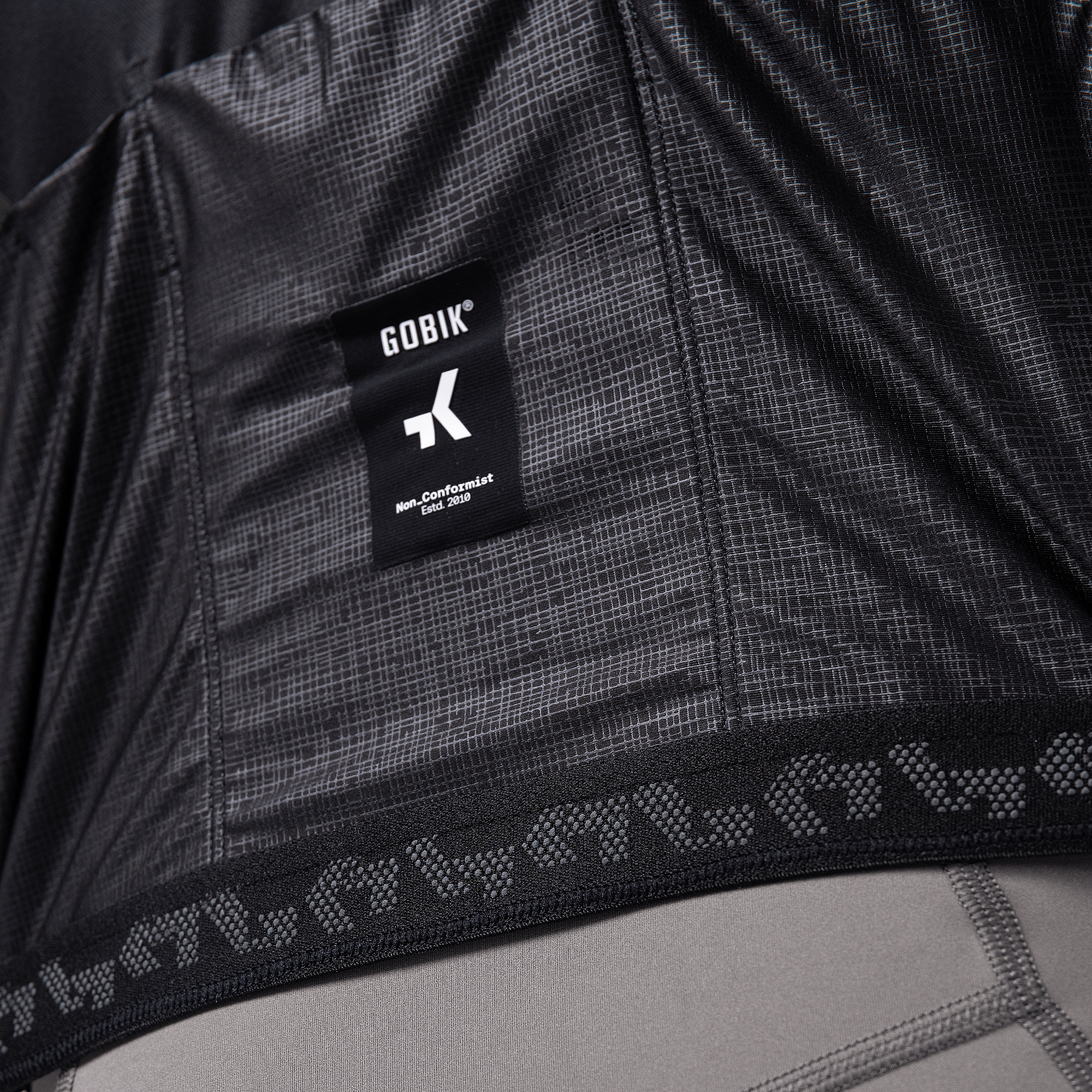 141402-Gobik-fietsshirt-korte-mouw-stark-blackcurrant-heren-afbeelding-8