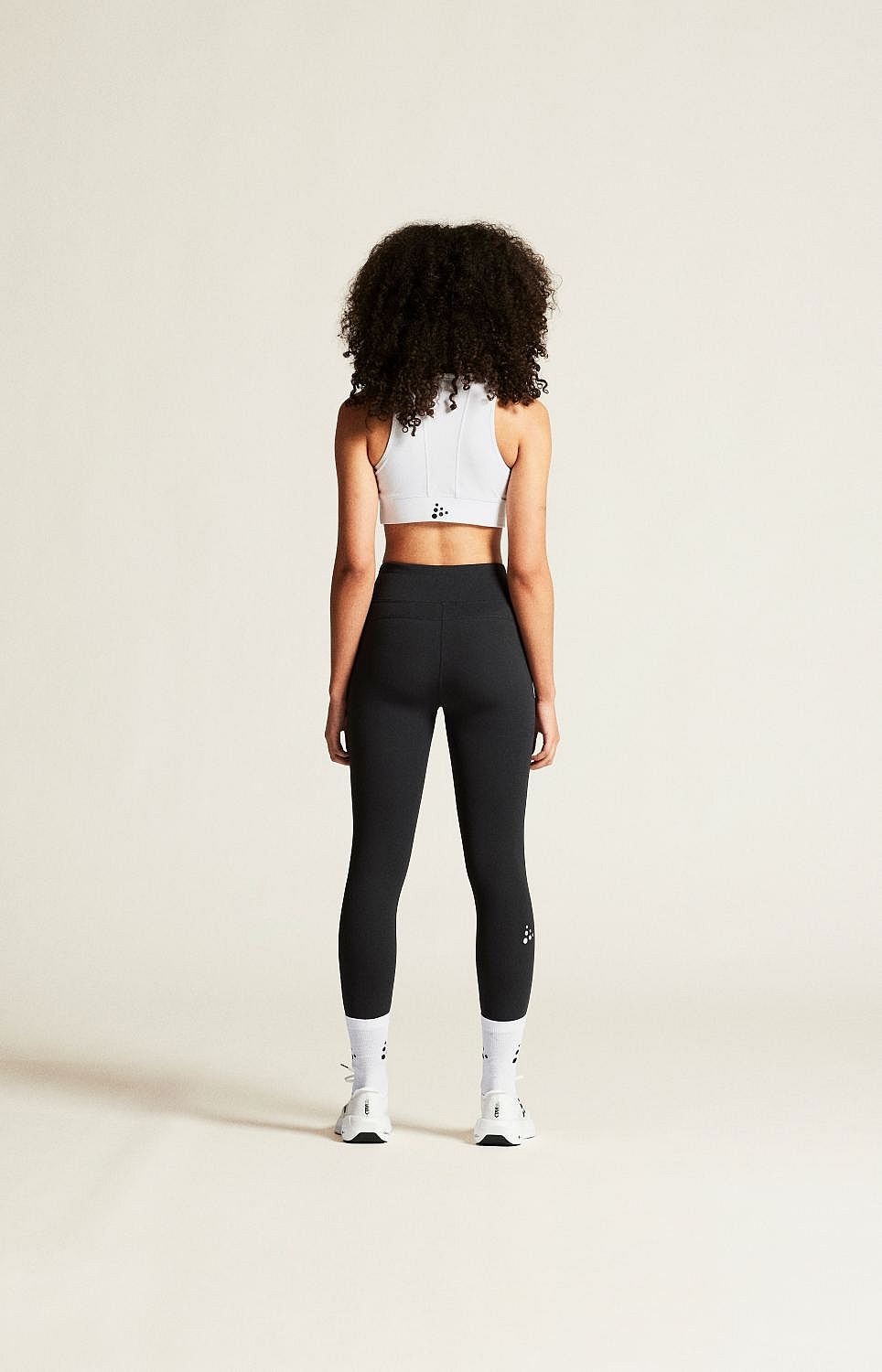 115249-Craft-Core-Essence-hardloopbroek-lang-2-zwart-dames-afbeelding-3