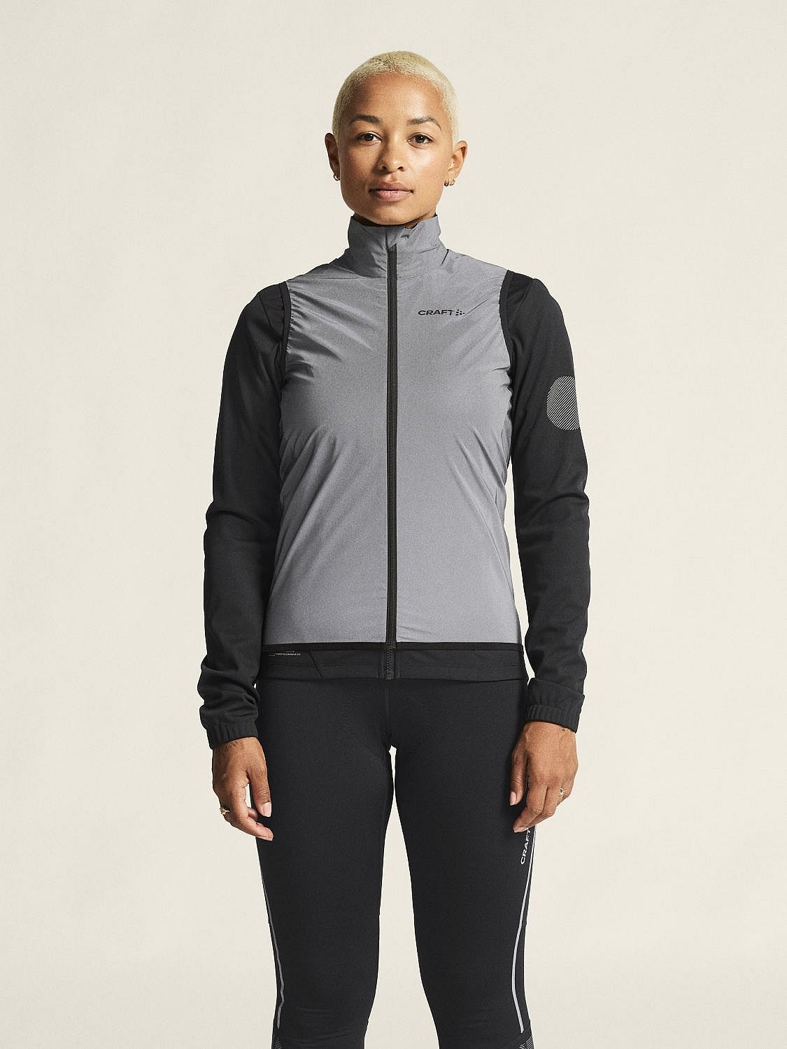 119913-Craft-Advanced-Essence-Lumen-Wind-fietsvest-mouwloos-grijs-dames-afbeelding-5