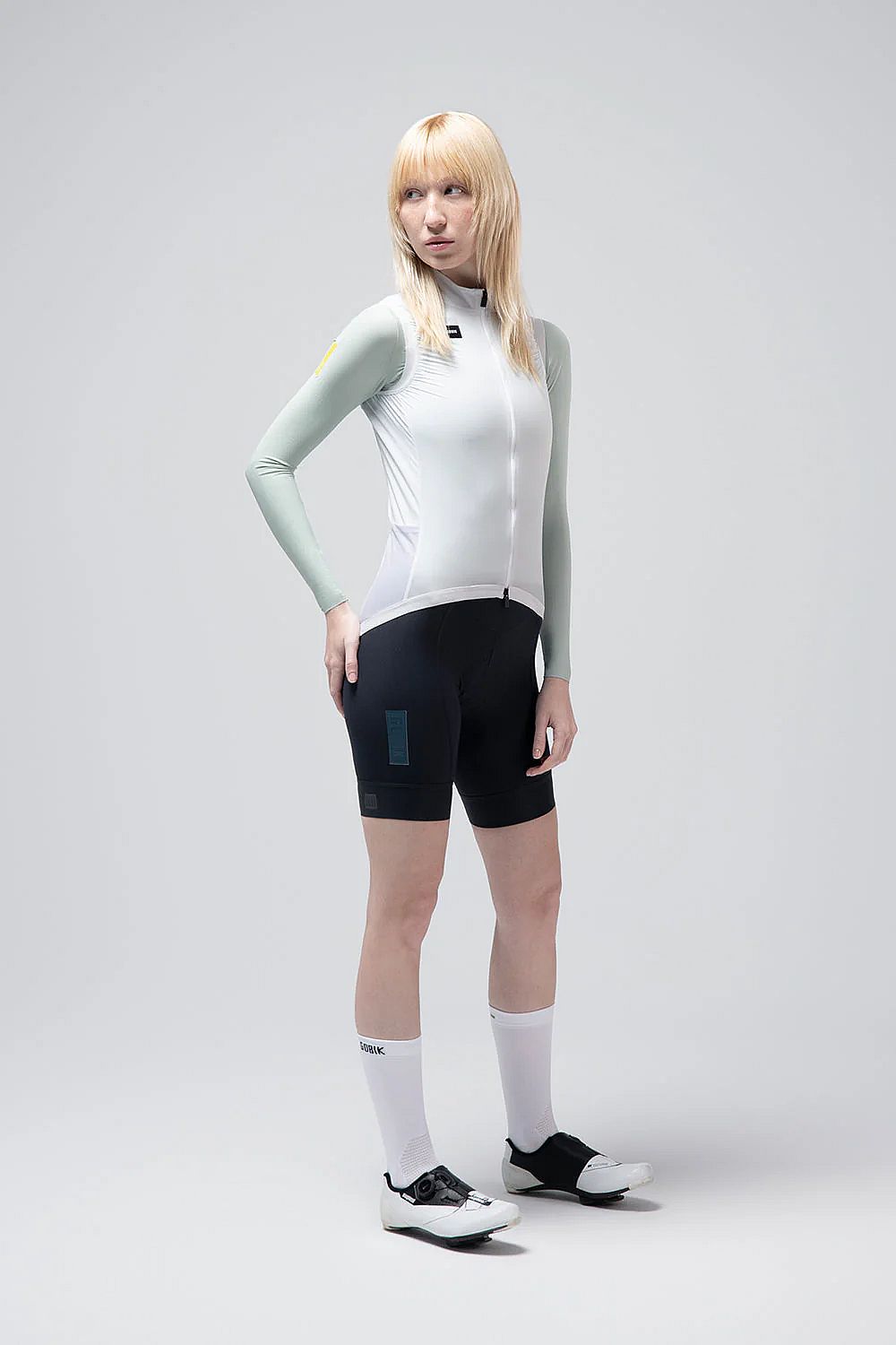 141327-Gobik-fietsvest-vector-2.0-athena-dames-afbeelding-1