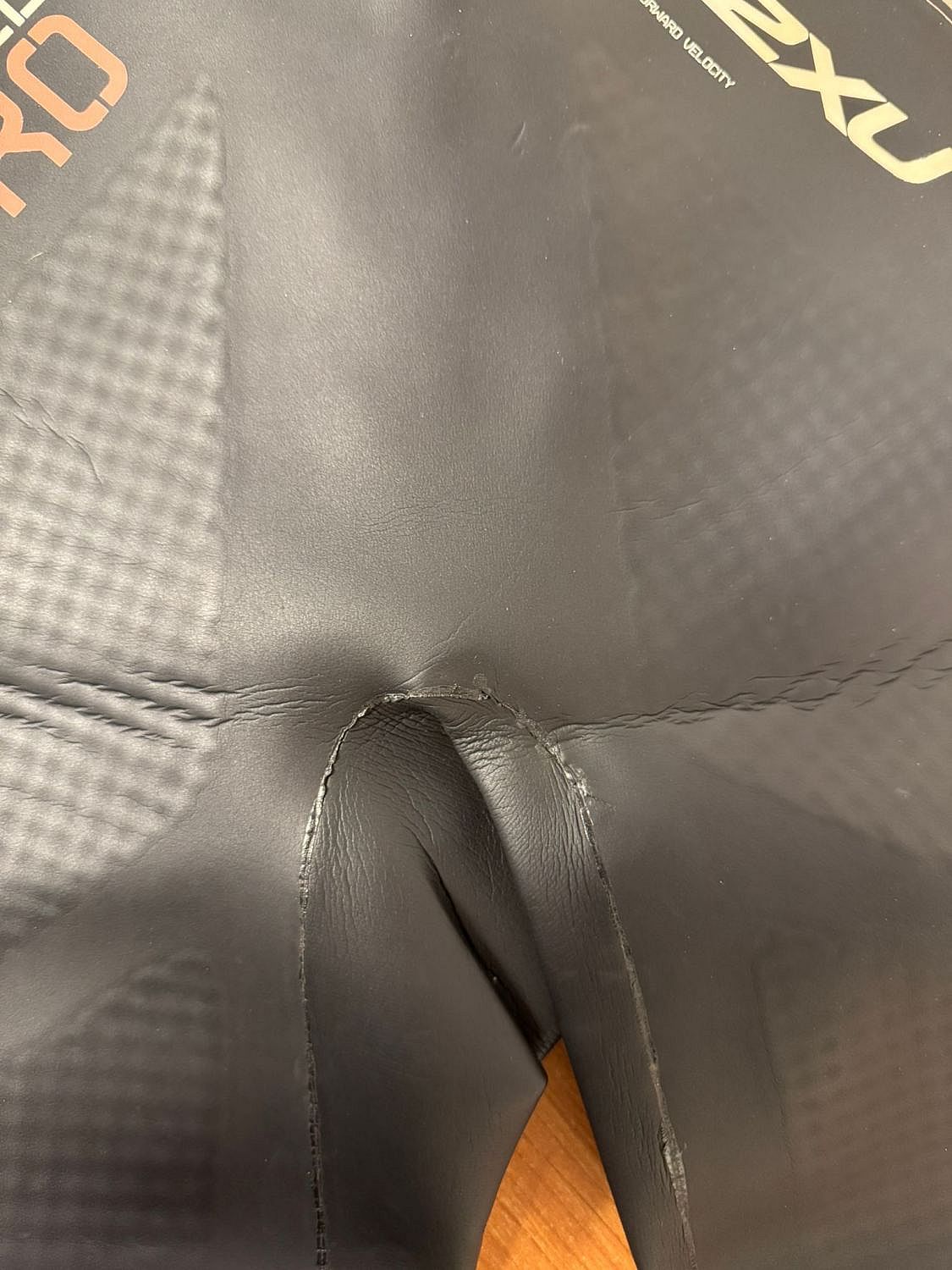 121652-2XU-Propel-pro-lange-mouw-gebruikt-wetsuit-zwartrood-dames-SM-afbeelding-2