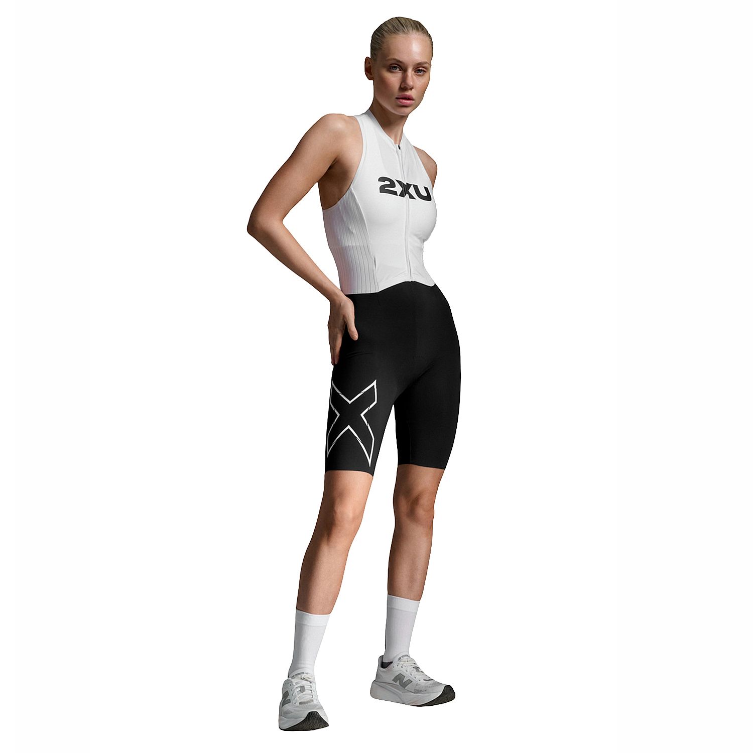 141908-2XU-Light-speed-react-trisuit-korte-mouw-BlackWhite-dames-afbeelding-2