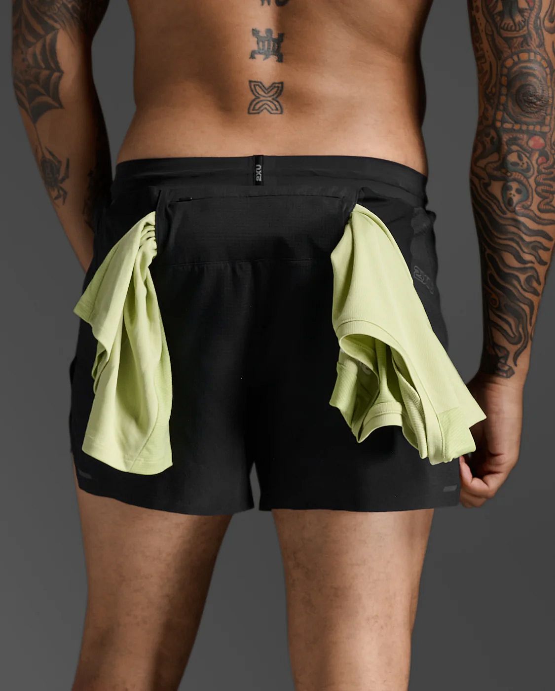 113525-2XU-Light-Speed-Stash-5-Inch-Short-Zwart-Reflecterend-Heren-afbeelding-5