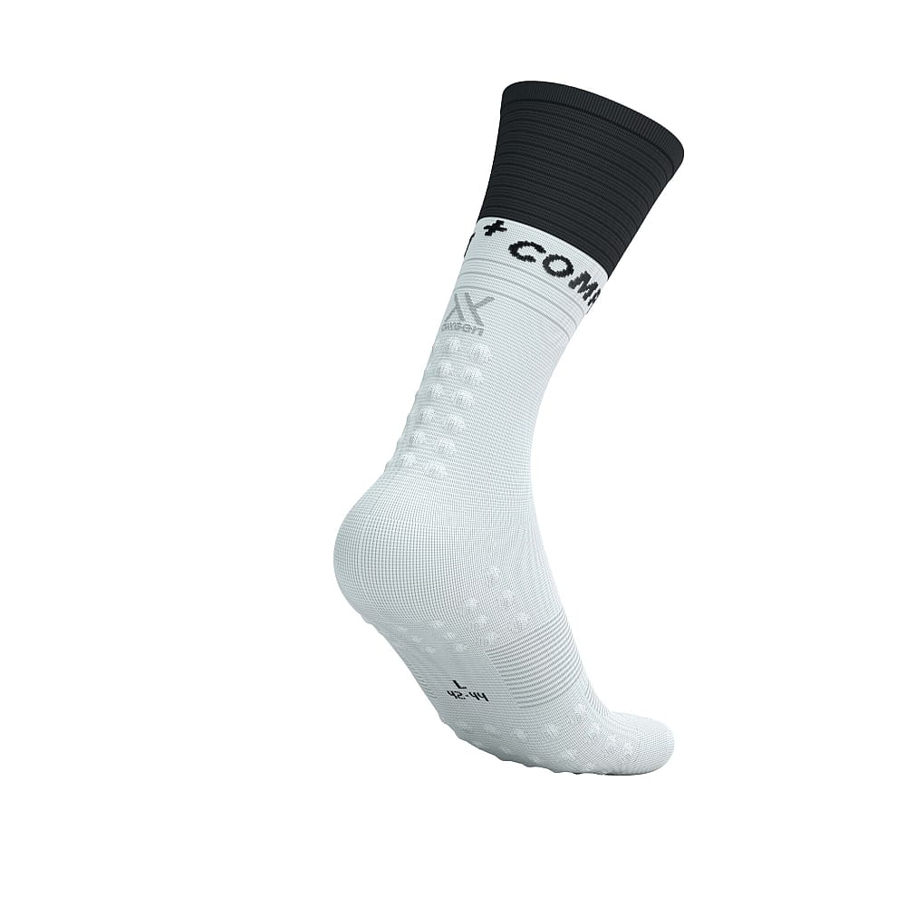 116057-Compressport-Mid-compression-socks-v2.0-witzwart-afbeelding-5